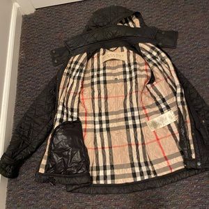 Burberry hooded quilted jacket Size M